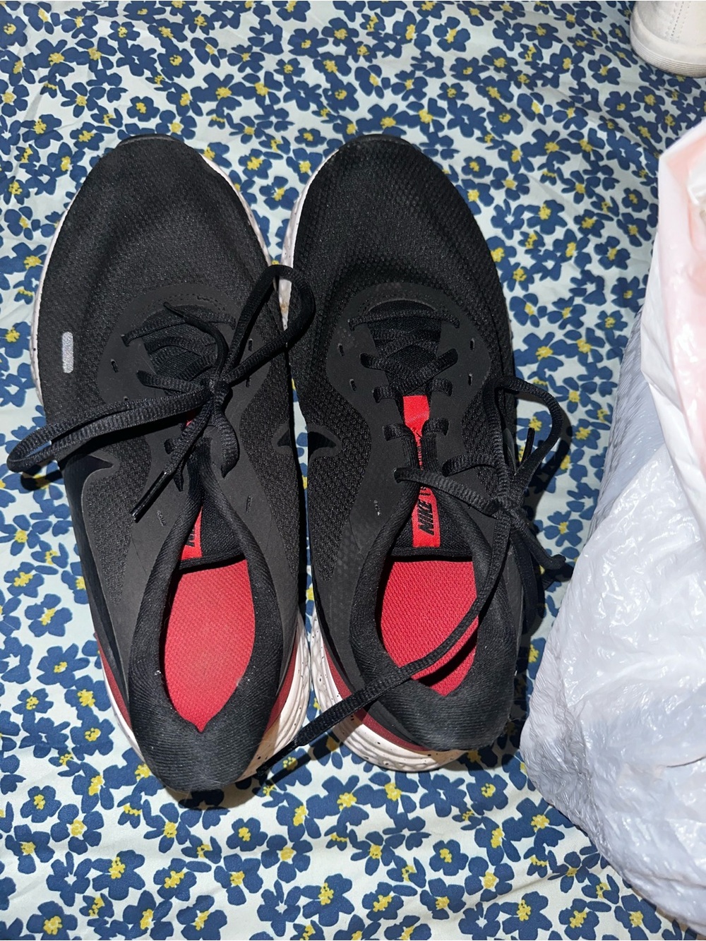 Nike Men’s Black Running Sneakers with Red Insole